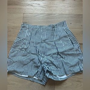 Abercrombie flowy shorts